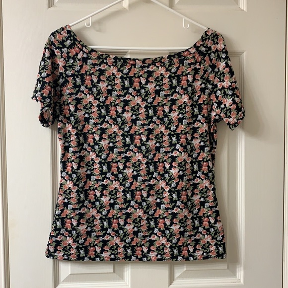 🌷3 for$25🌷SHEIN, US 0XL, Pink, Green & Black Ditsy Floral Tee Shirt - Picture 4 of 10